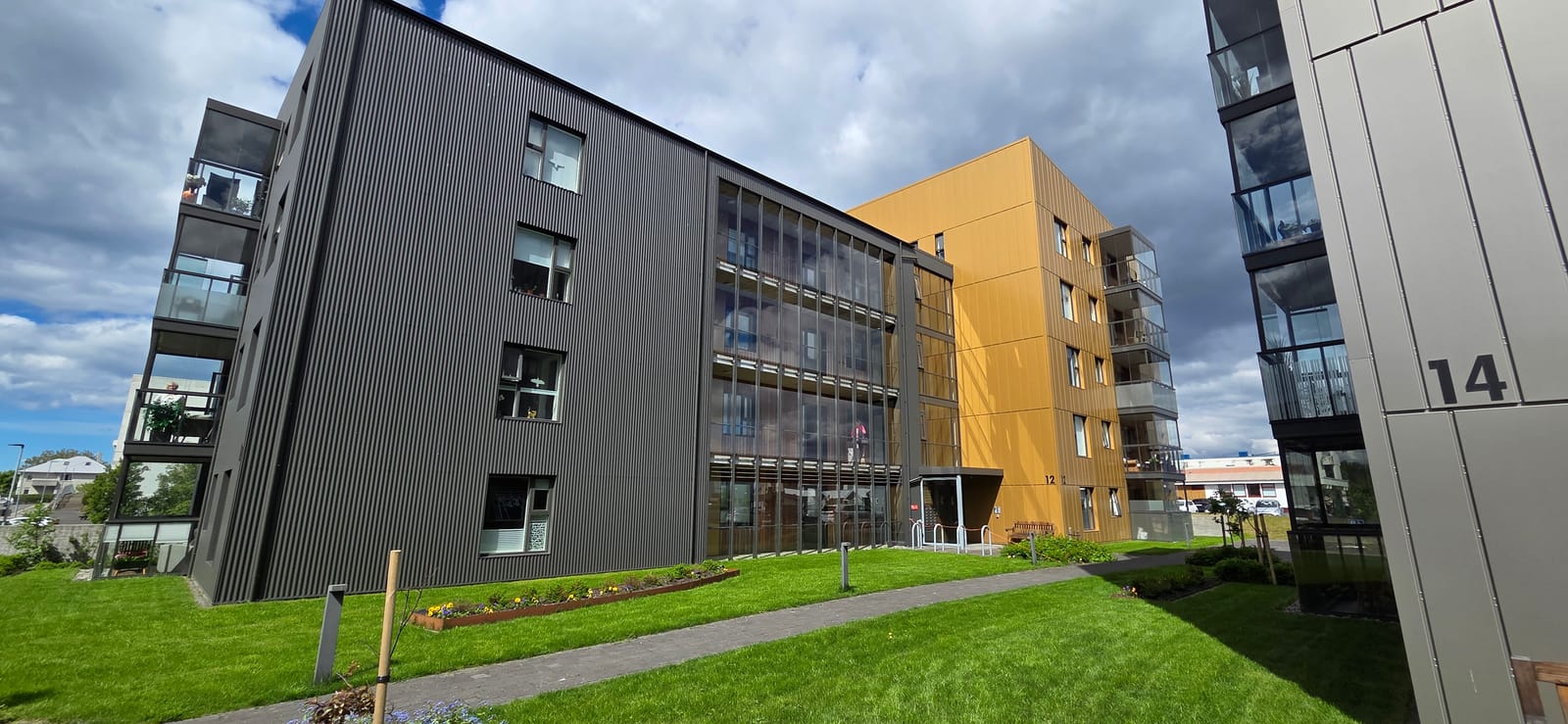 Austurhlíð 10-14